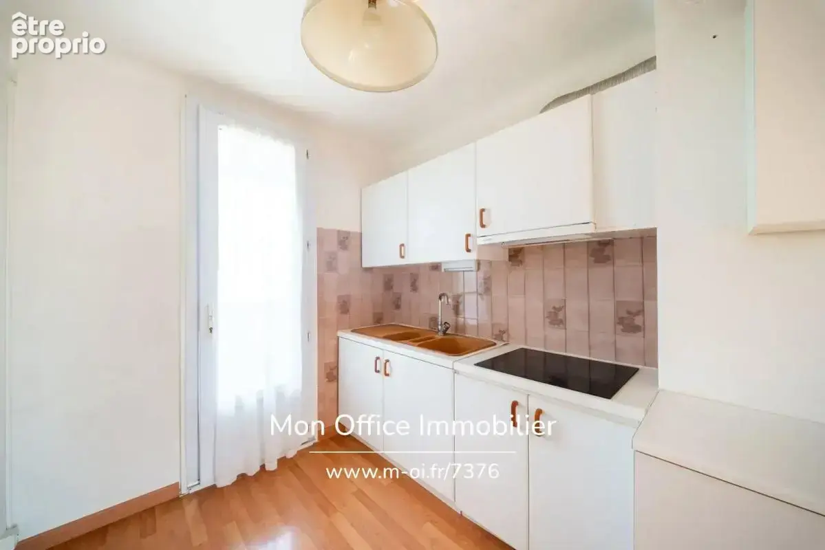 Référence : 7376-SBA. - Appartement T3 - Vue dégagée - Aix en Provence - photo 10