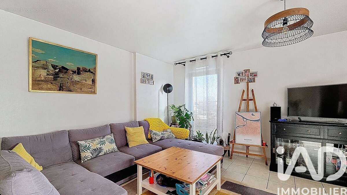 Photo 2 - Appartement à DECINES-CHARPIEU