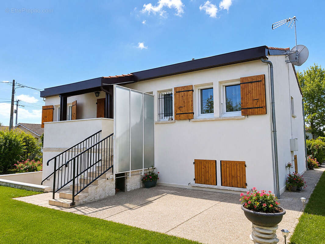 Maison à SAINTE-LIVRADE-SUR-LOT