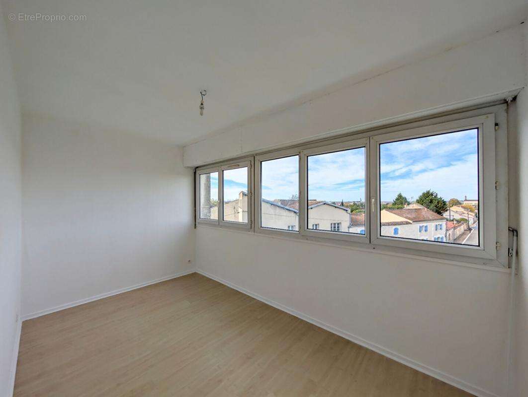 Appartement à COGNAC