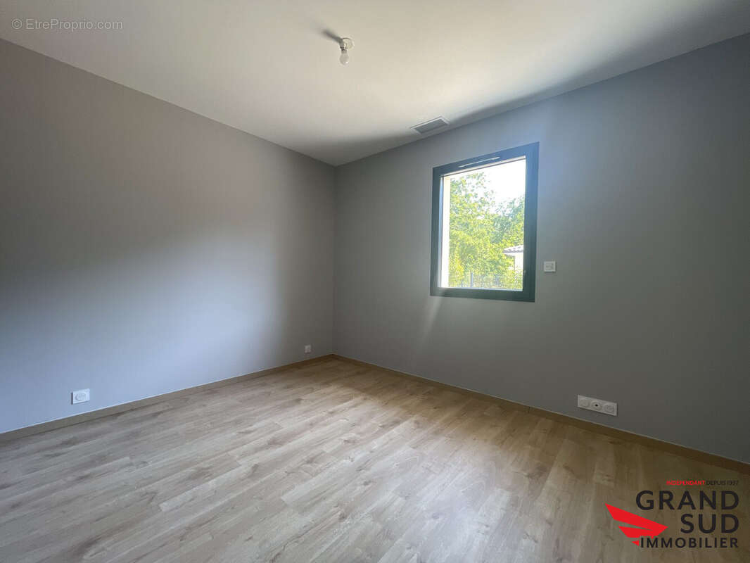 Maison 140 m² à Saint-Aubin-De-Medoc  - photo 8