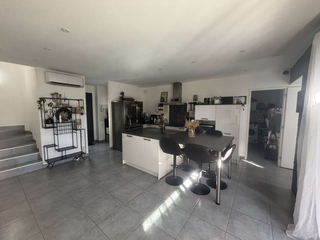 Maison à BELLEGARDE