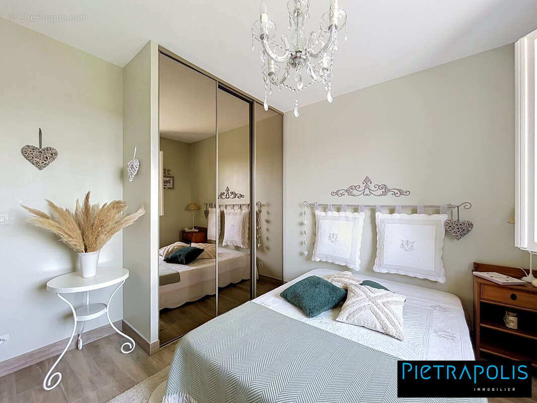 chambre 1 à l'étage