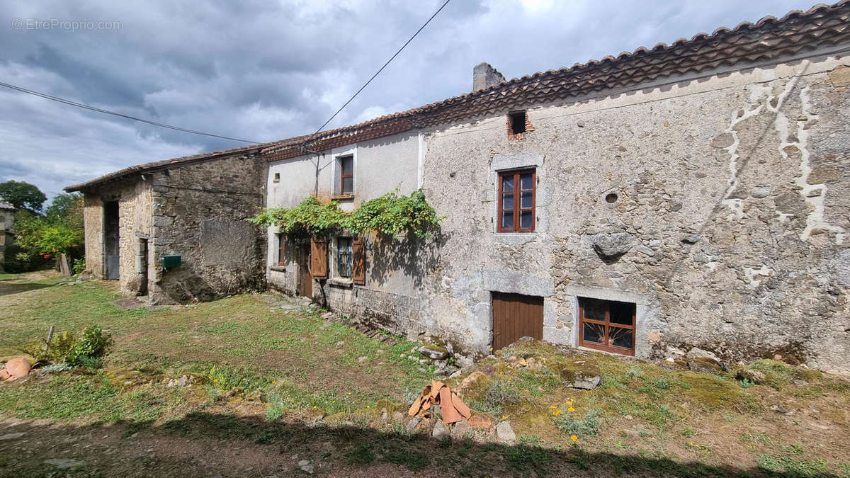 20240905_143329 - Maison à BUSSEROLLES