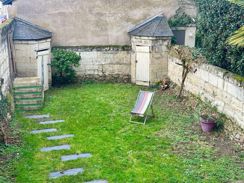 A vendre - Centre de ville de Saumur (49400) maison en pierre de tuffeaux - 5 chambres - Jardin - 152 m² - photo 3