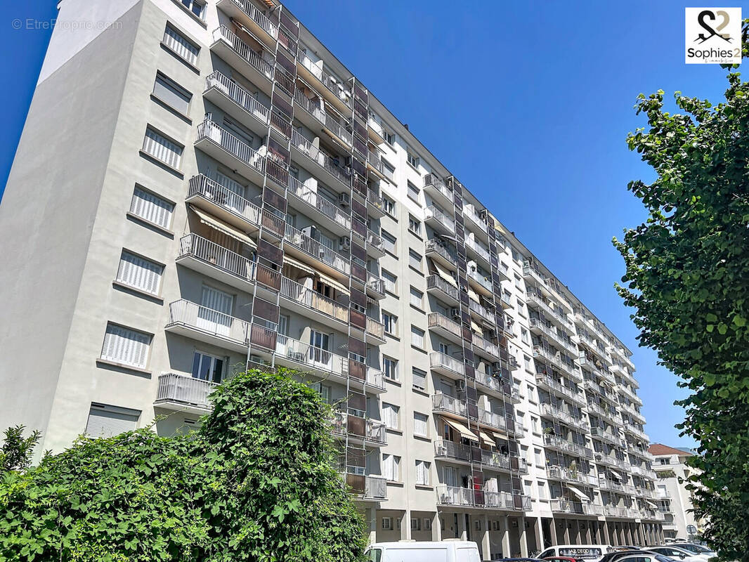 Appartement à SEYSSINET-PARISET