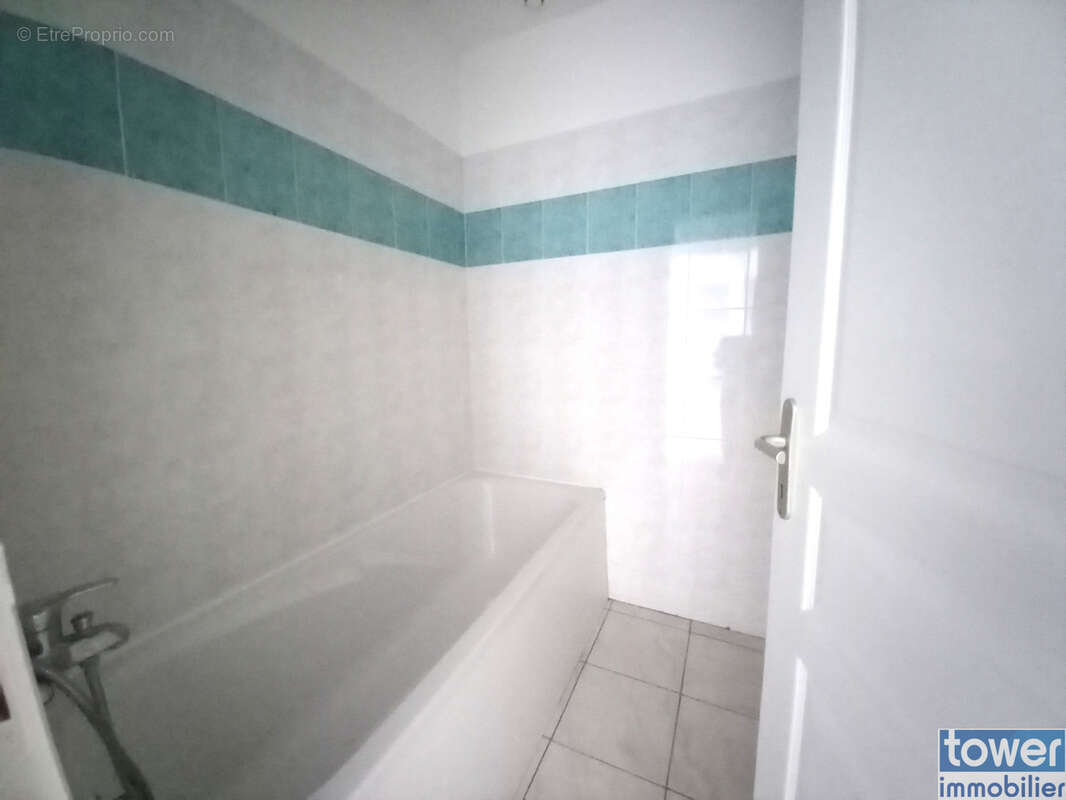 Appartement T4 de 90 m2 avec terrasse   Centre-ville   Résidence sécurisée - photo 14