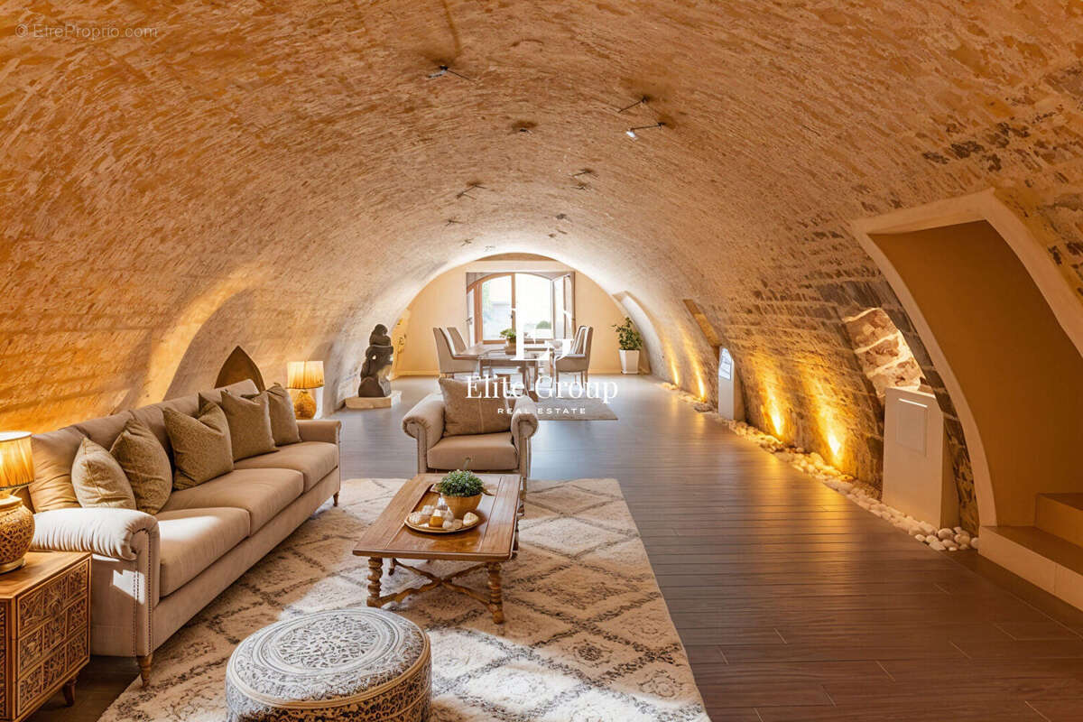 A vendre magnifique maison de caractère proche de cognac - 7 pièces - 360 m² - photo 17