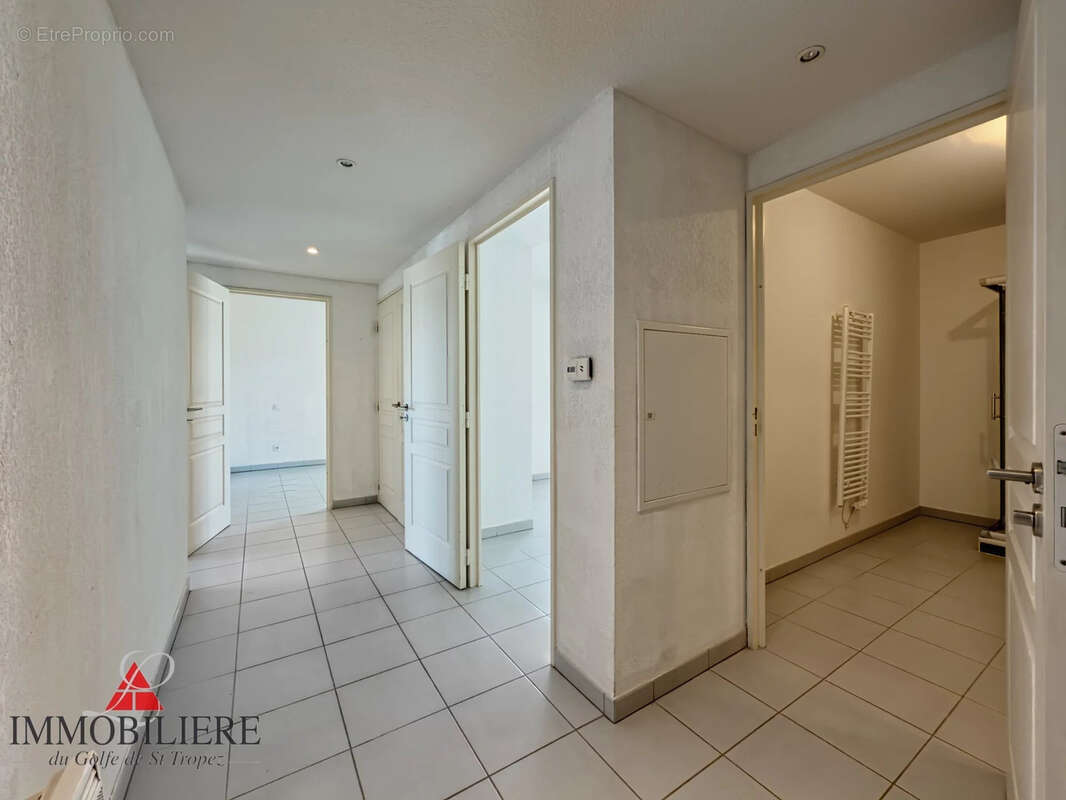 Appartement à ROQUEBRUNE-SUR-ARGENS