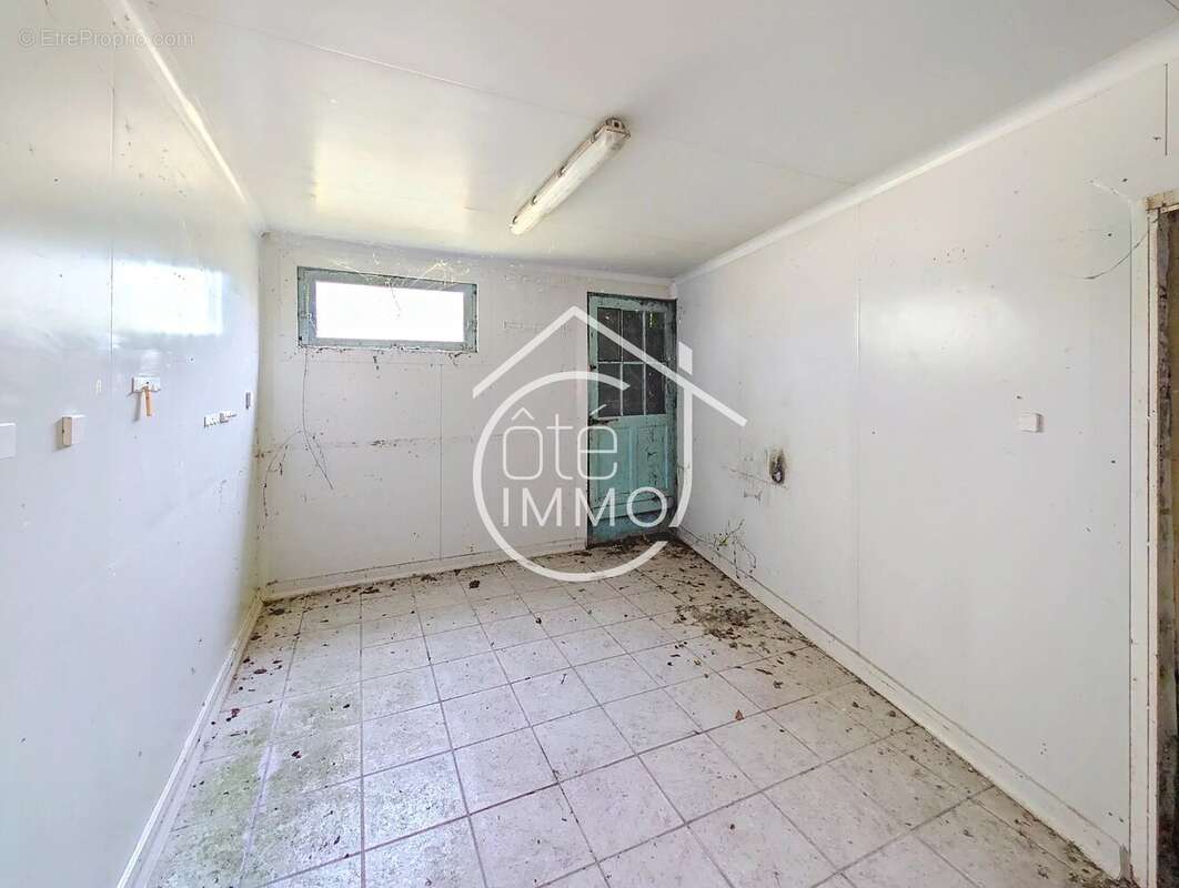 LA FORCE : Maison de 101m² avec local commercial de 111m² à rénover entièrement - photo 11