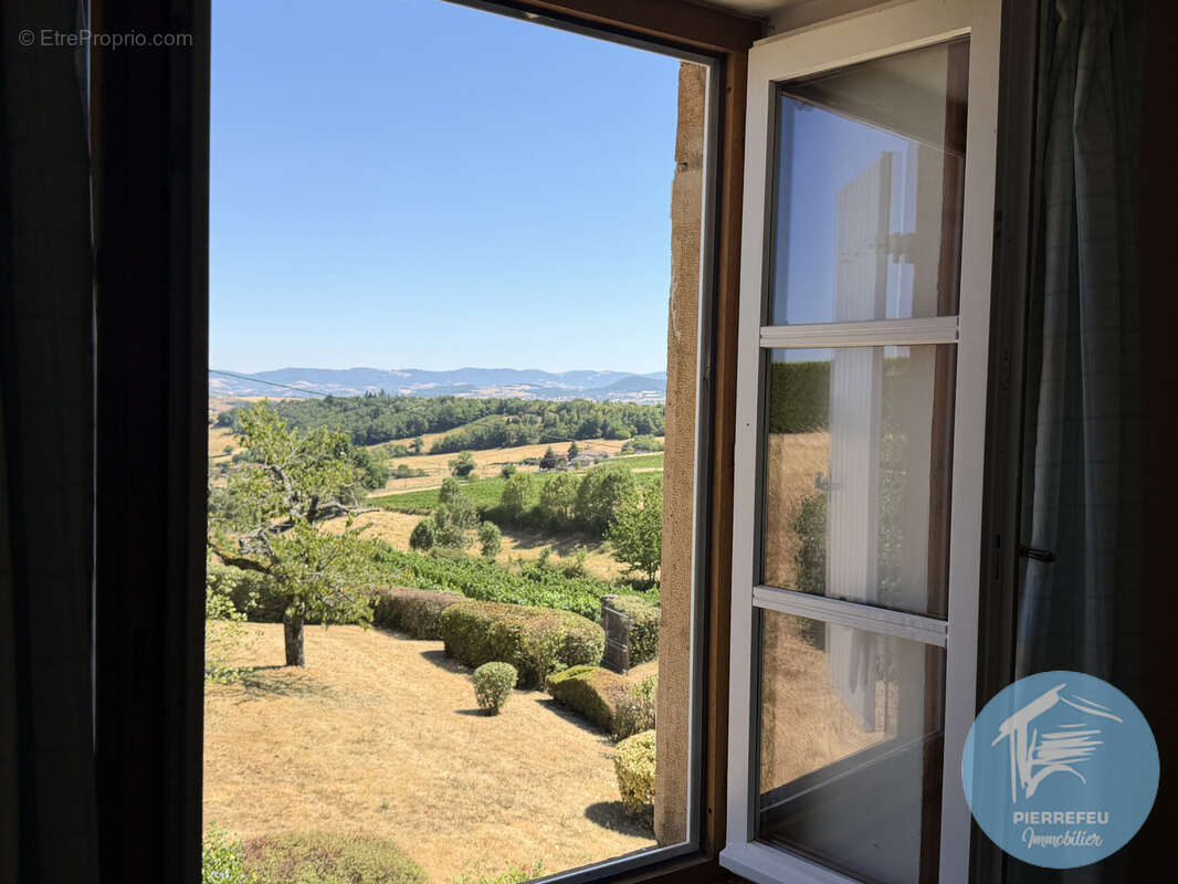 Maison en Pierres Dorées 150m2 au calme avec vue et sans vis-à-vis - SAINT VERAND - photo 11