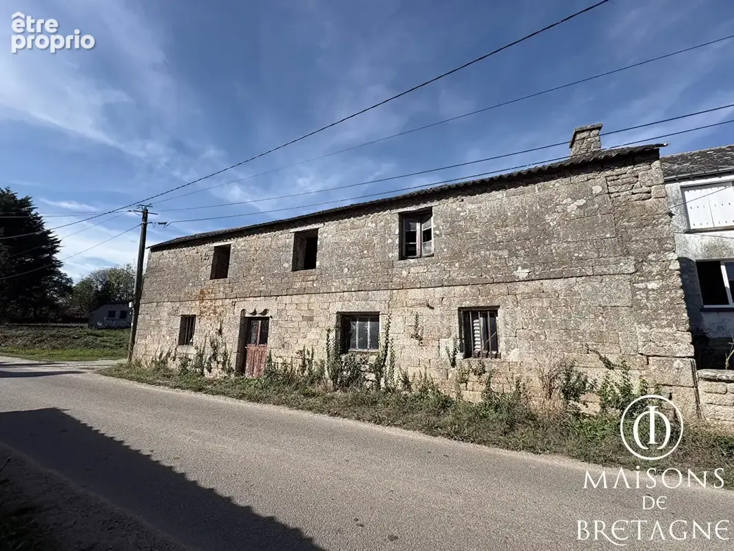 Guiscriff ? Corps de ferme à rénover avec 1,16 ha de terres agricoles et dépendances - photo 8