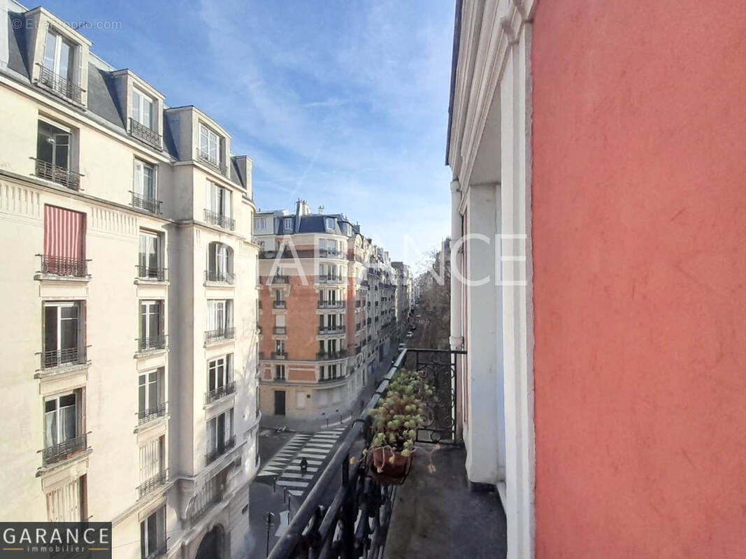 Appartement à PARIS-18E