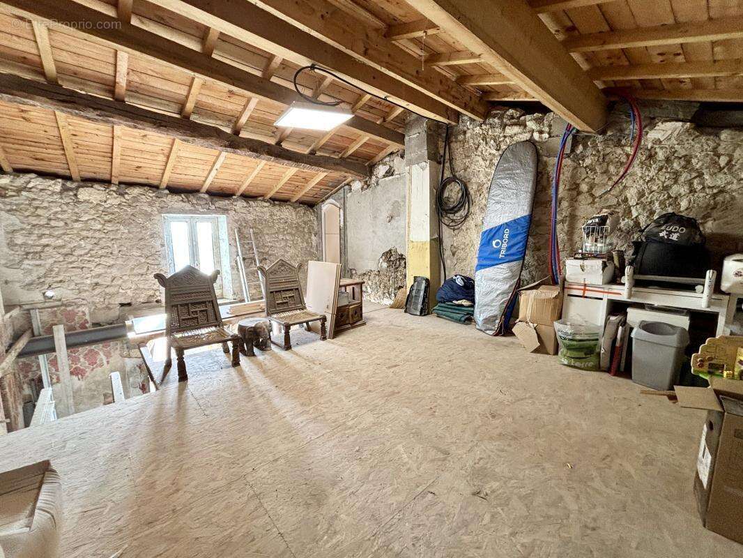 Maison à CUBZAC-LES-PONTS