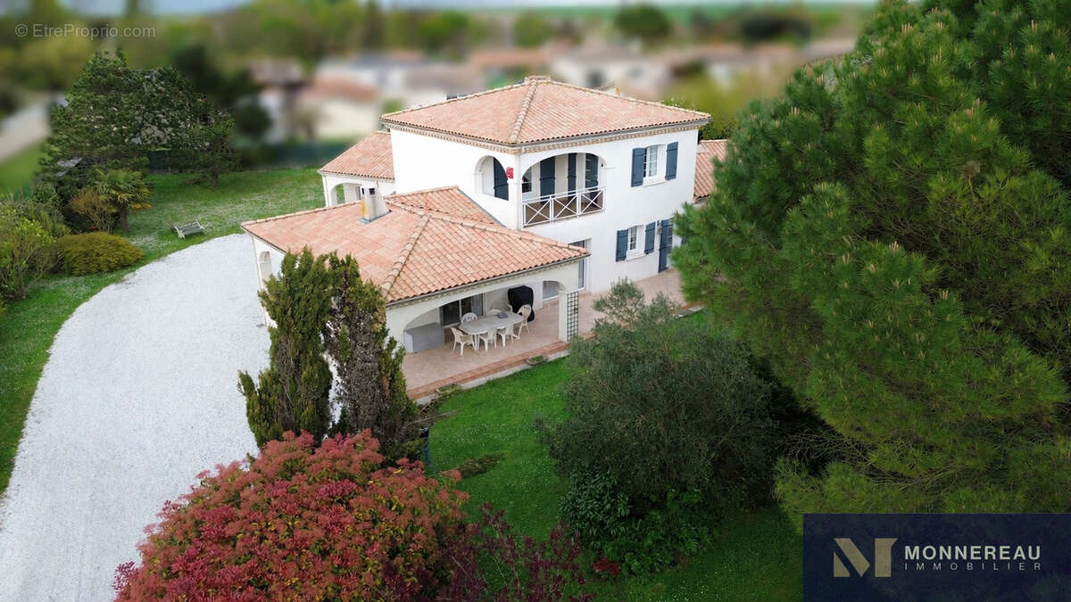 Maison à MESCHERS-SUR-GIRONDE