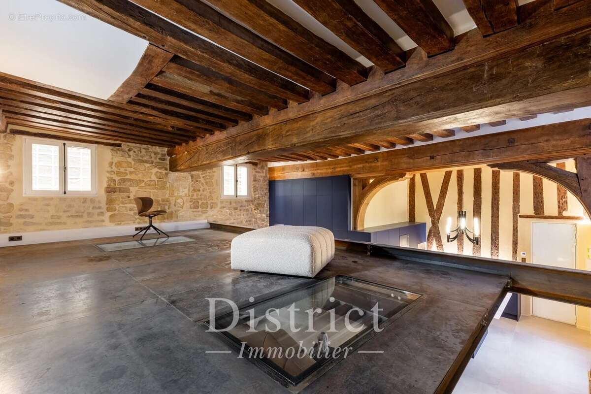 Appartement à PARIS-4E