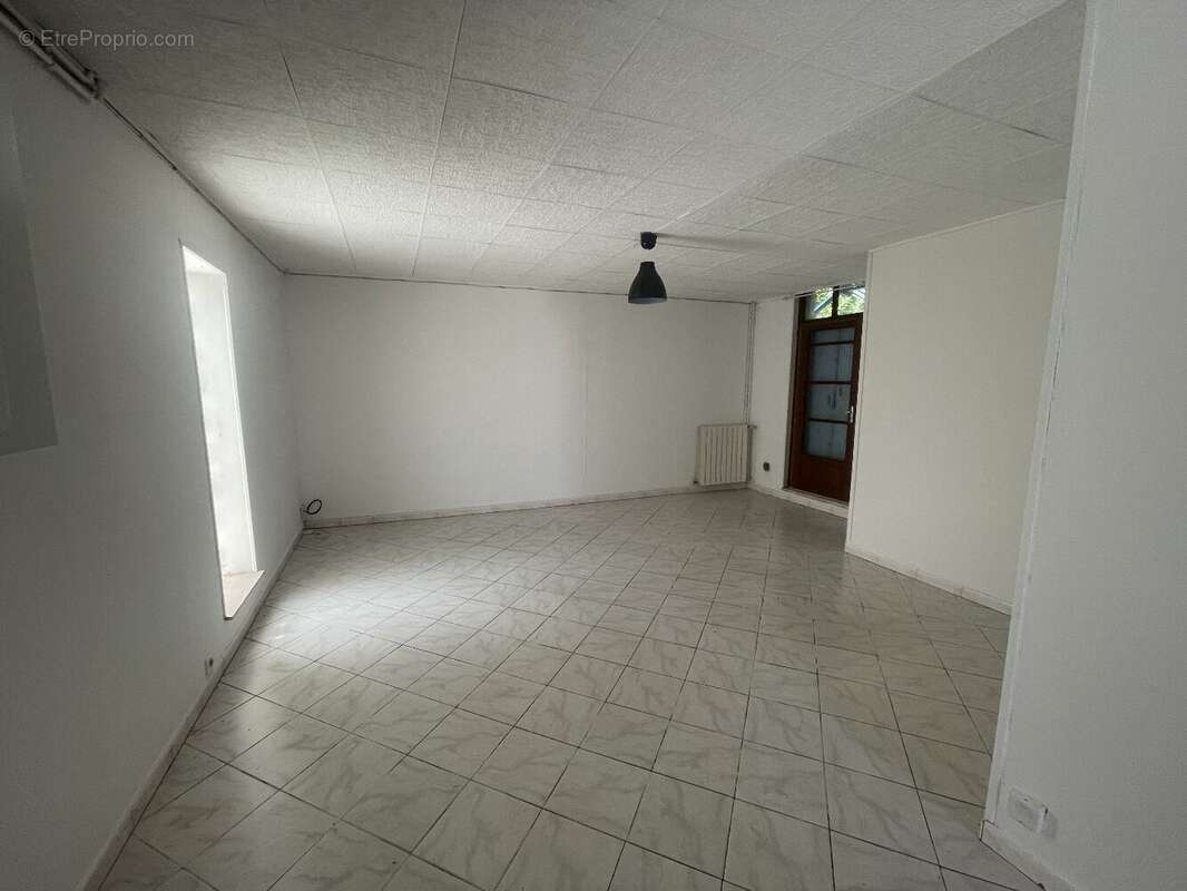 Maison a renover avec jardin - photo 4