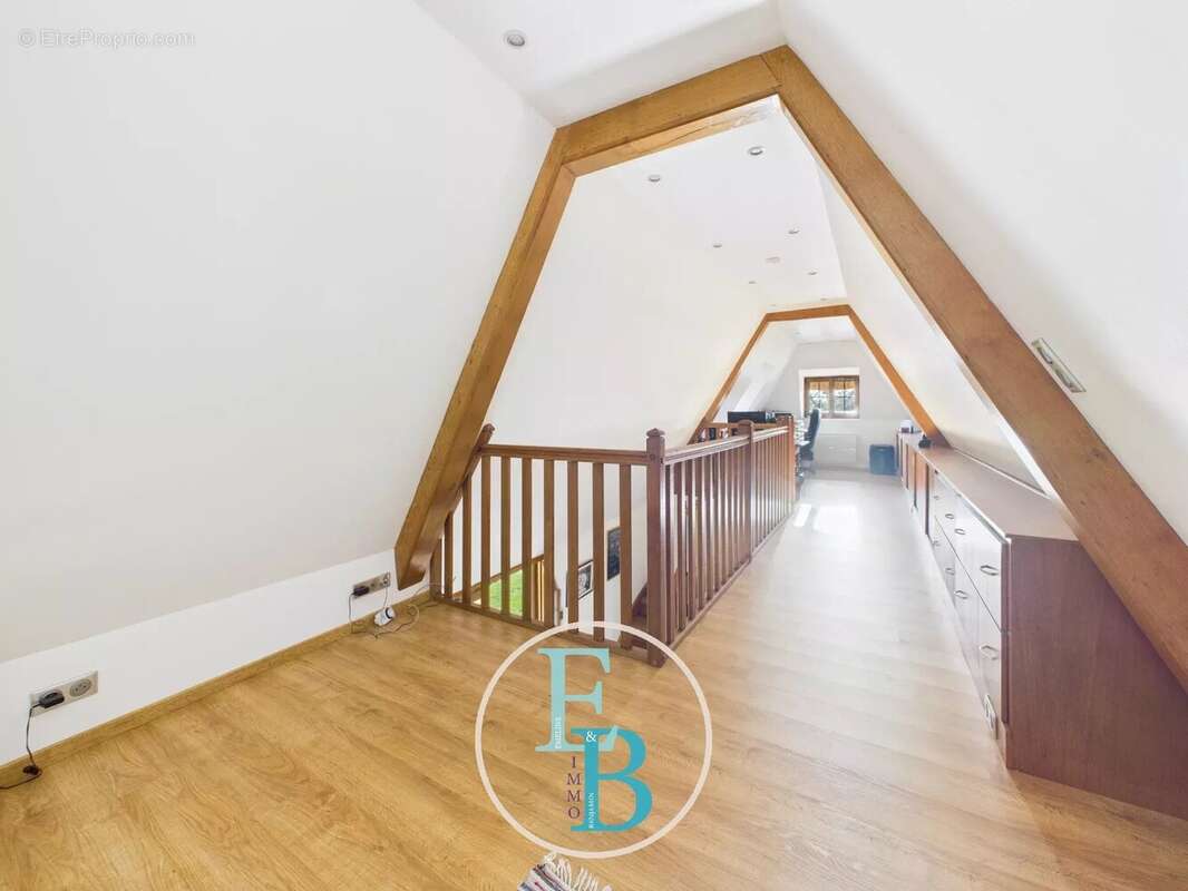 Maison à LE BEC-HELLOUIN