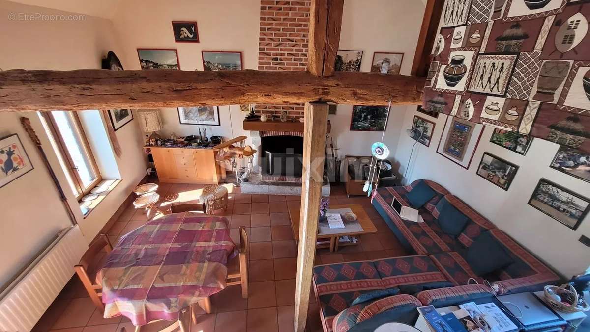 Maison à VIEVY-LE-RAYE