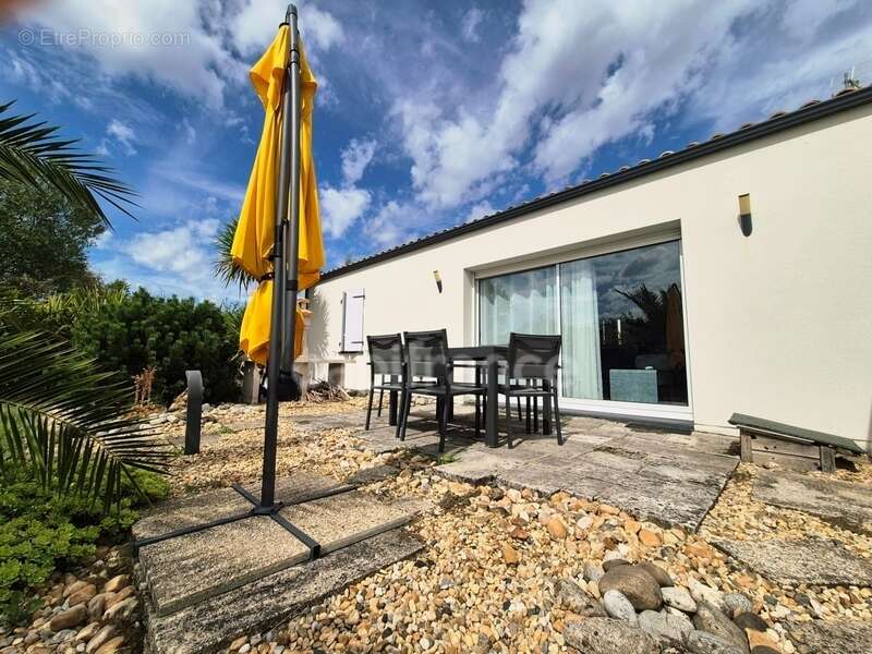 Maison à SAINT-ROMAIN-DE-BENET