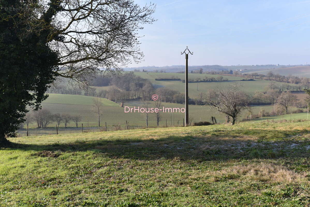 Terrain à L&#039;ISLE-JOURDAIN