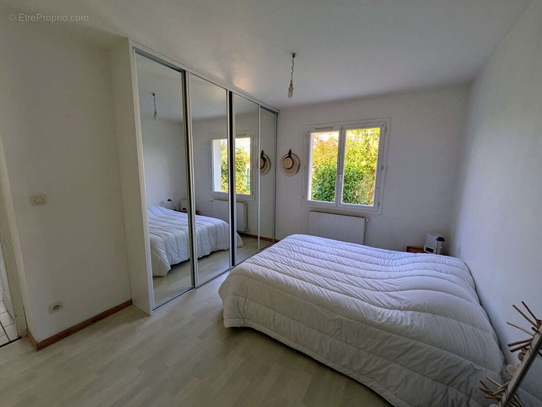 Maison à LA VILLE-AUX-DAMES