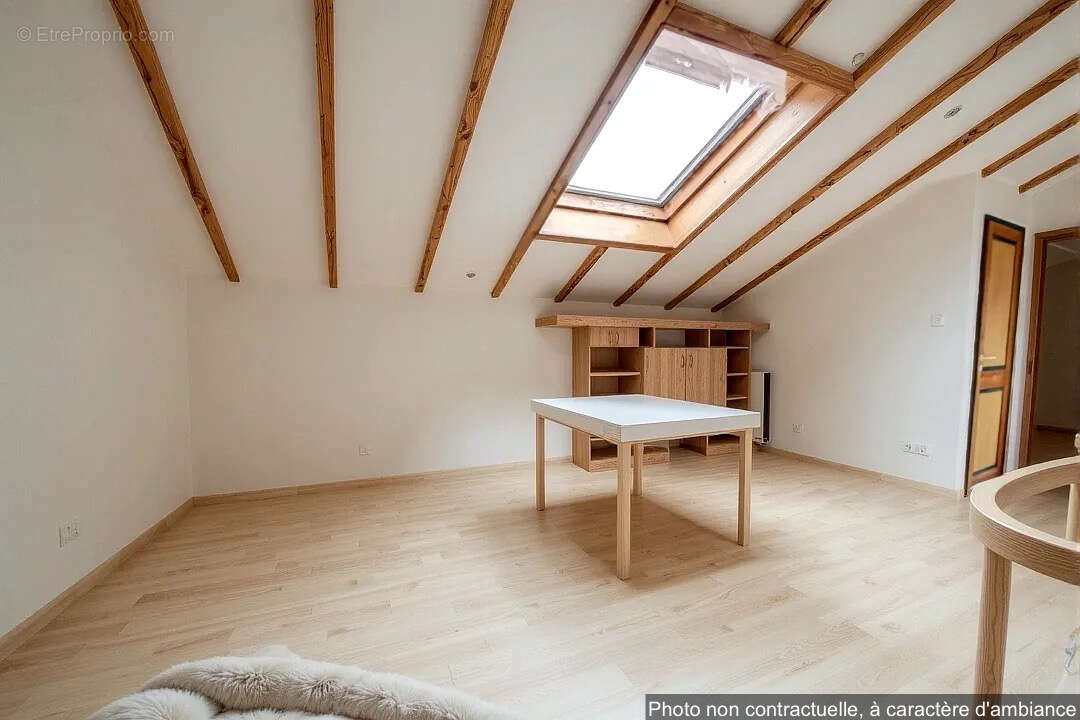 Appartement à BESSENAY