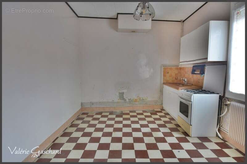 Maison à SAINT-SEURIN-SUR-L'ISLE