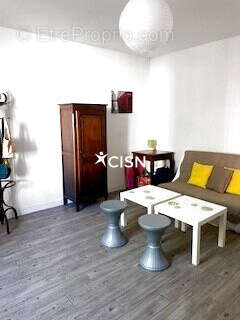 Entre hotel de ville et front de mer petit appartement deux pieces de 36m2 - photo 5