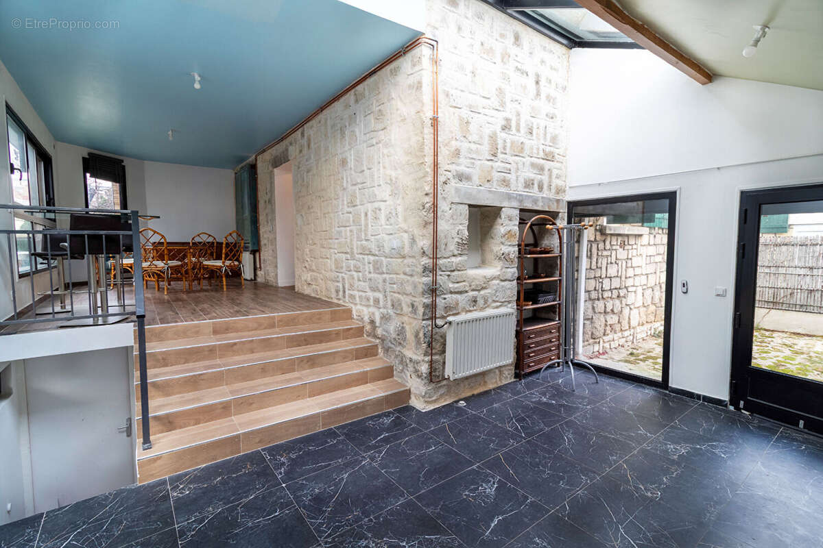 Maison à SARTROUVILLE