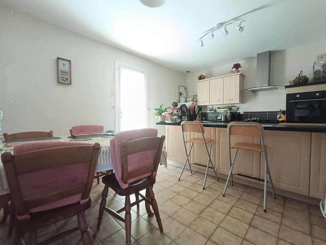 Idéalement située, maison de 4 chambres !!! - photo 5