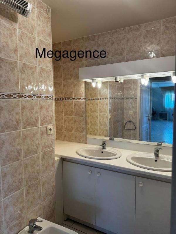 Appartement à HYERES