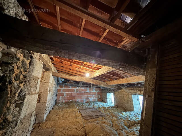 Appartement à MONTGUYON