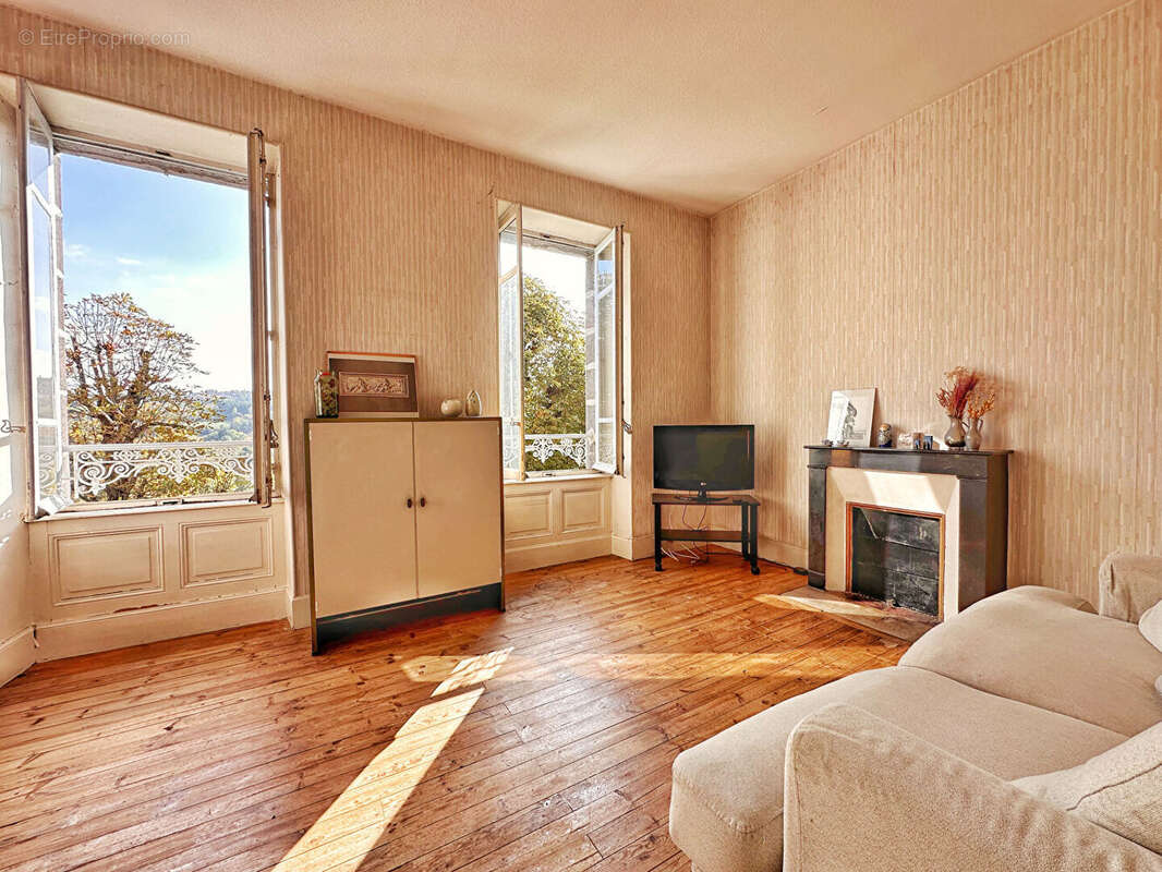 Maison à LA ROCHE-BLANCHE