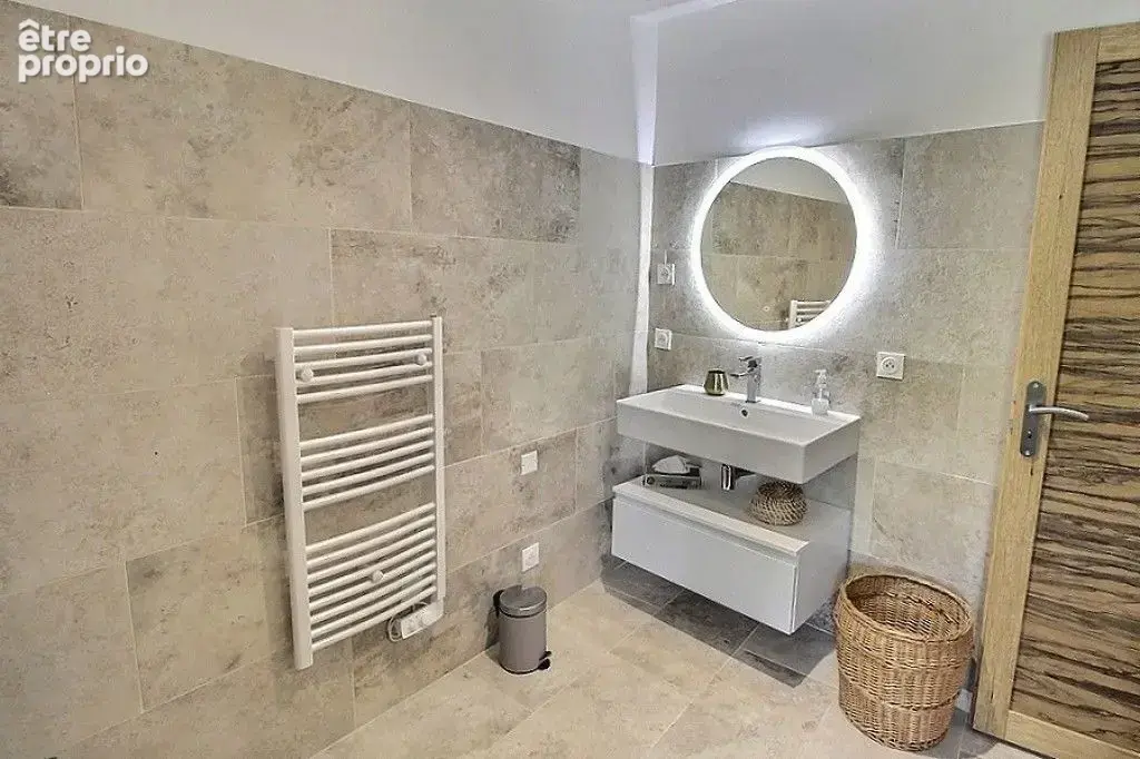 VENASQUE MAS EN PIERRE 225 m² sur plus d'un hectare de terrain arboré avec piscine et gîte. - photo 13