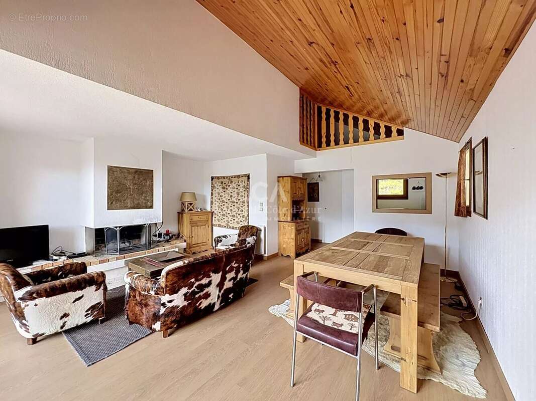 Appartement à SAINT-ETIENNE-DE-TINEE
