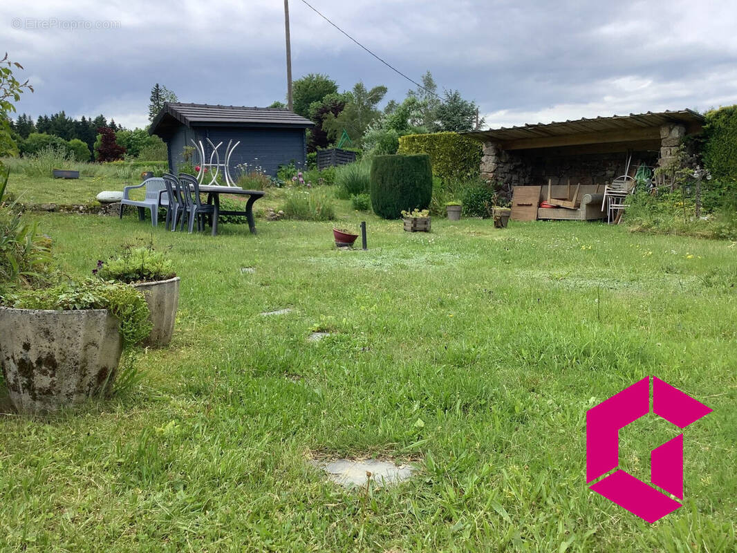 Maison à SAINT-JEURES