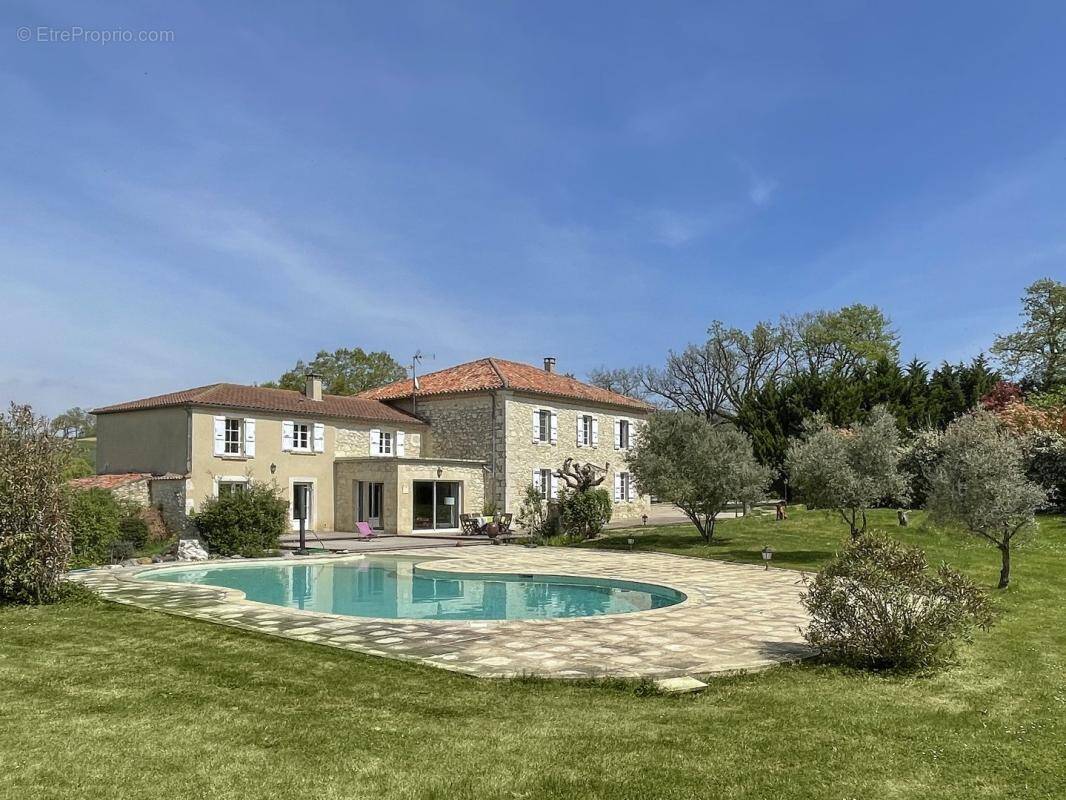 Maison à CASTERA-VERDUZAN
