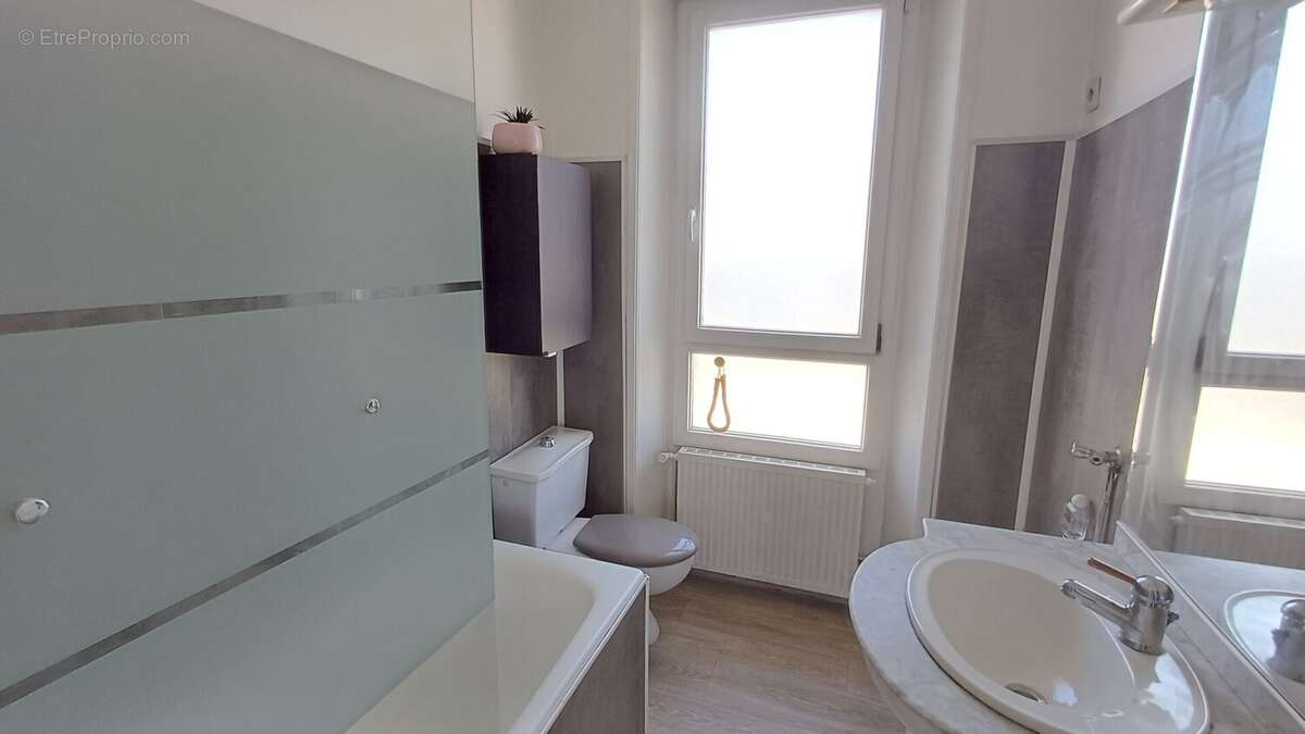 Appartement 47 m² à Saint-Brieuc  - photo 6