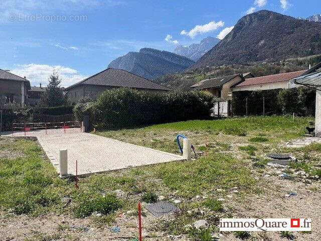 Terrain à LA TERRASSE