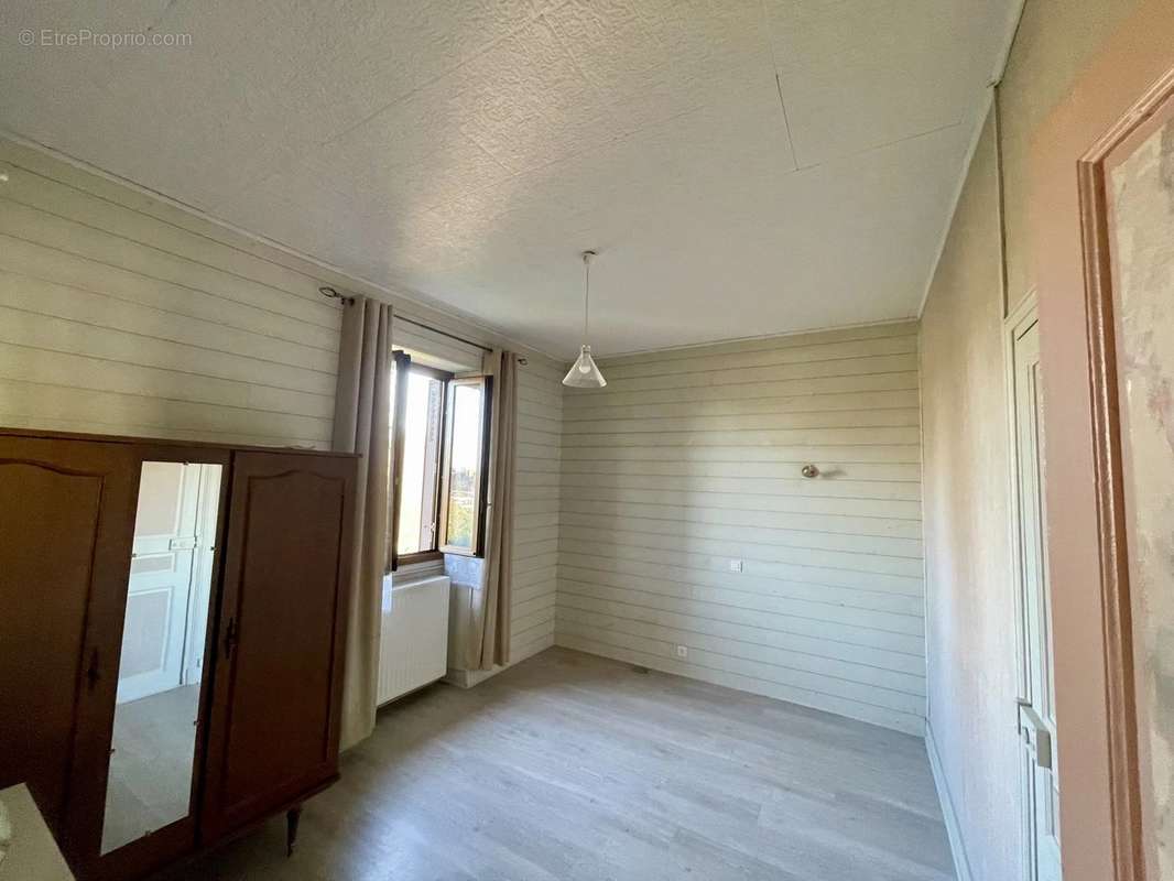 Maison à OUROUX-EN-MORVAN