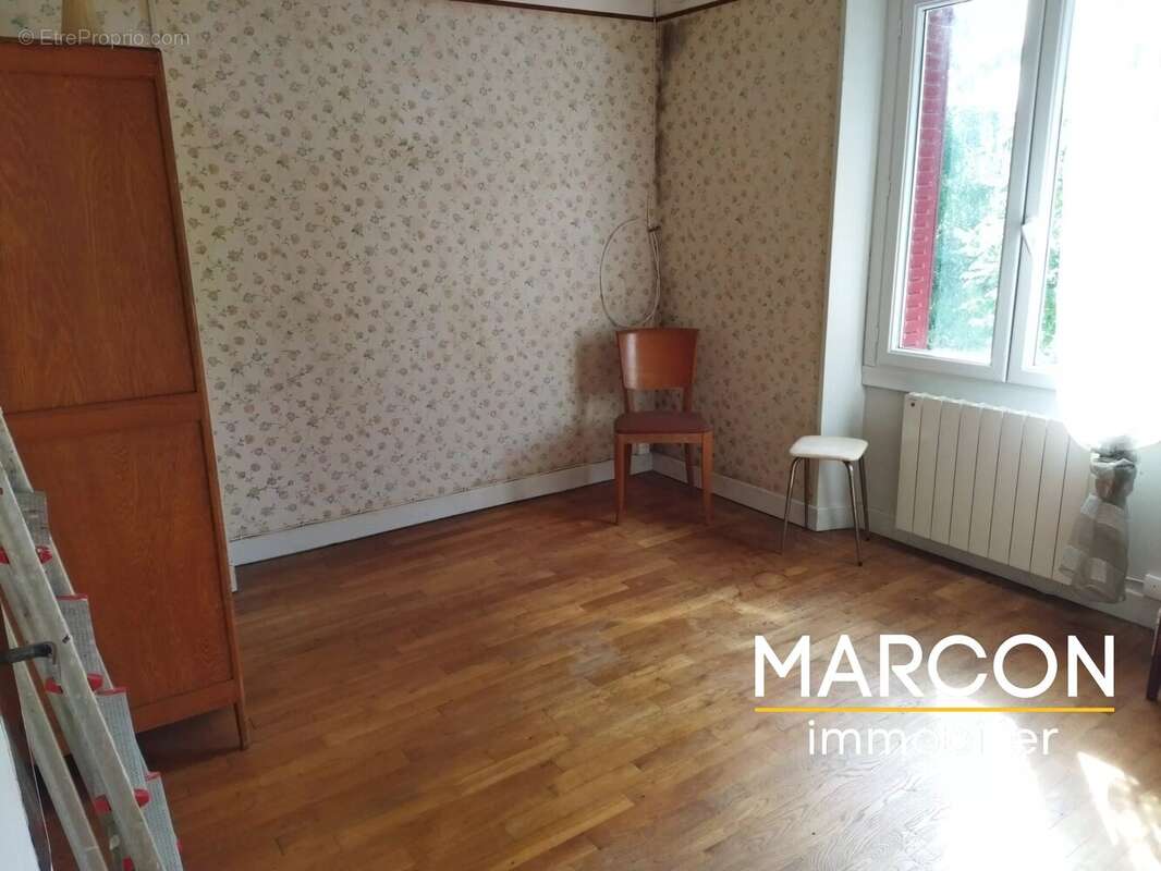 Maison à AZAT-CHATENET