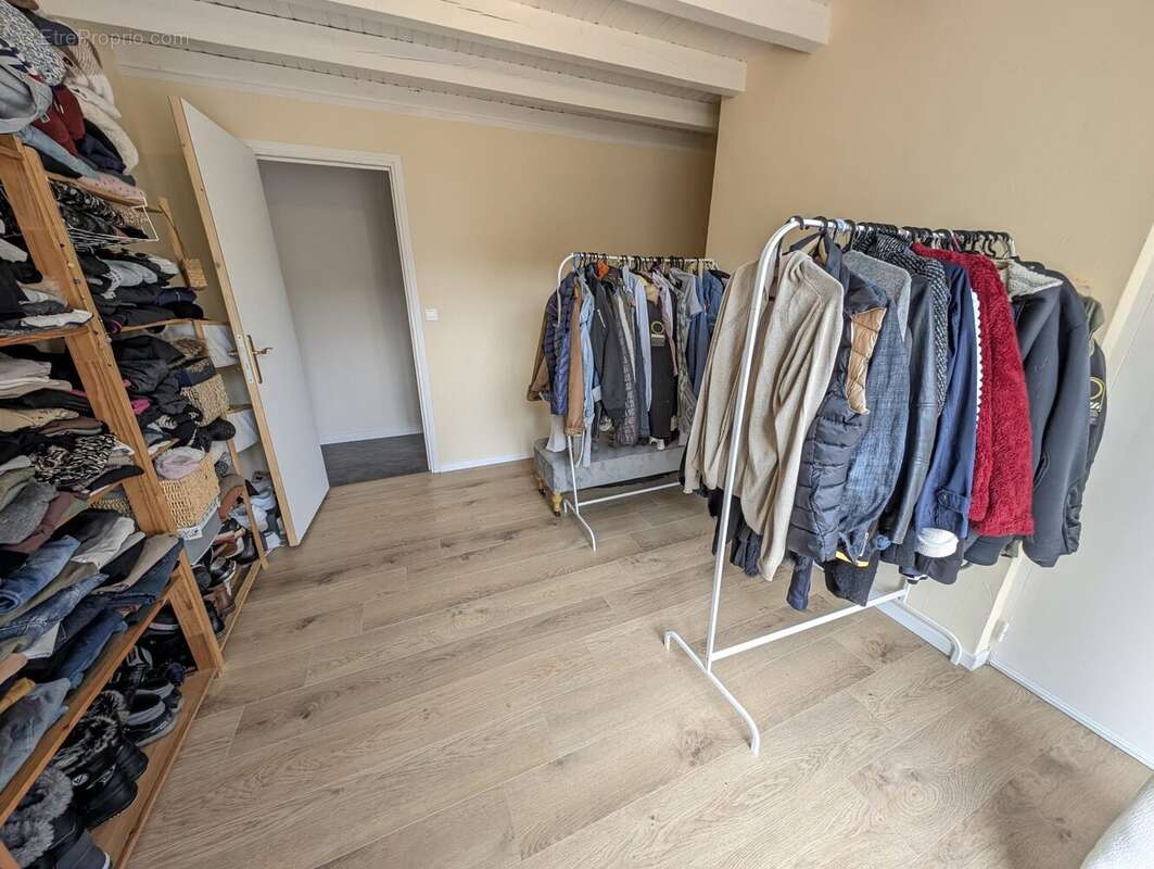 Maison 184 m² à Les Martres-De-Veyre  - photo 9