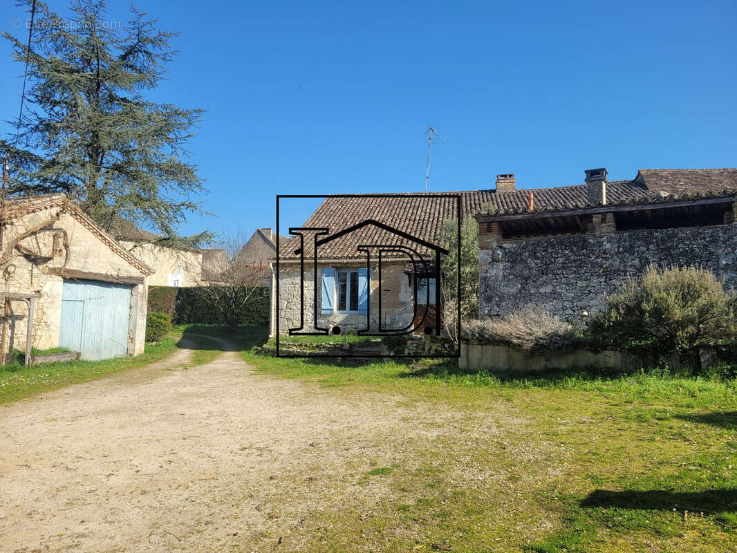 Maison principale - Maison à SAINT-CERNIN-DE-LABARDE