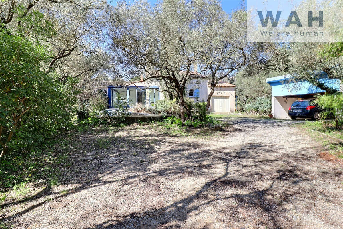 Maison villa 5 pieces sur terrain 1880 m2 - 34160 saint-jean-de-cornies - photo 2