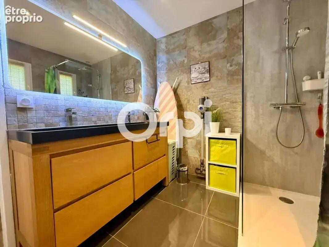 Ensemble immobilier avec habitation principale, dépendance et revenu locatif – Terrain de 1 004 m²

ALLEVARD-LES-BAINS – 38580 - photo 15