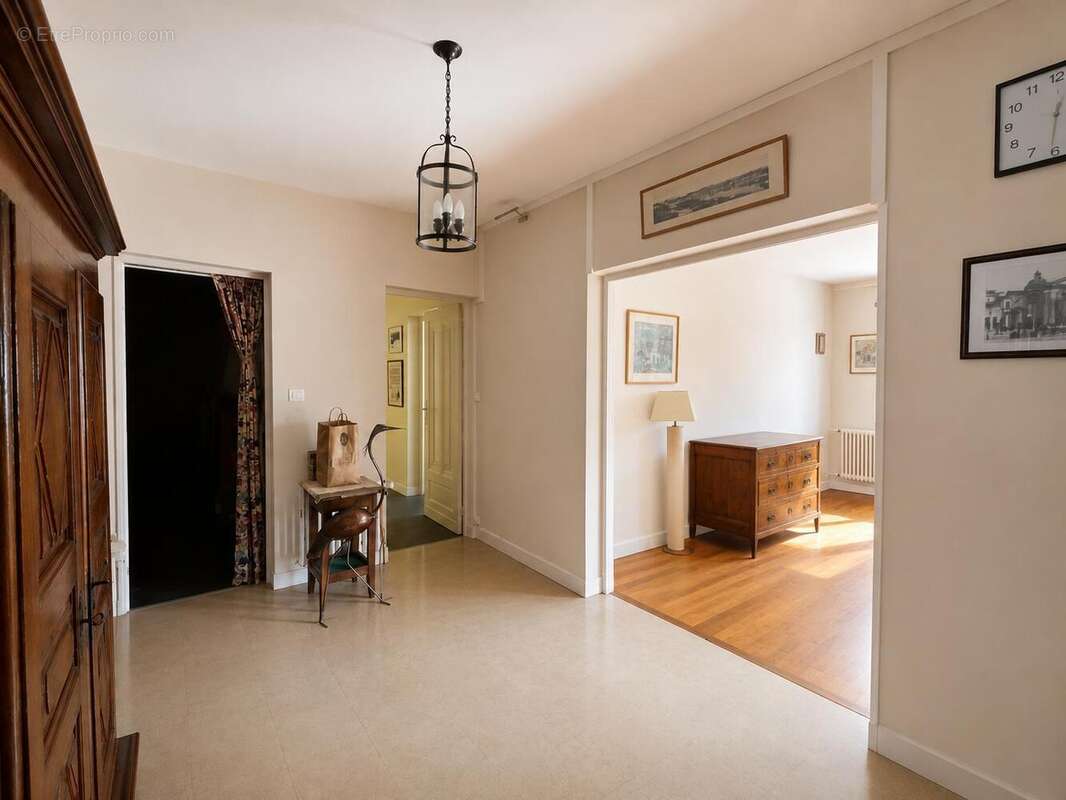 Appartement 139 m² à Bourges  - photo 2