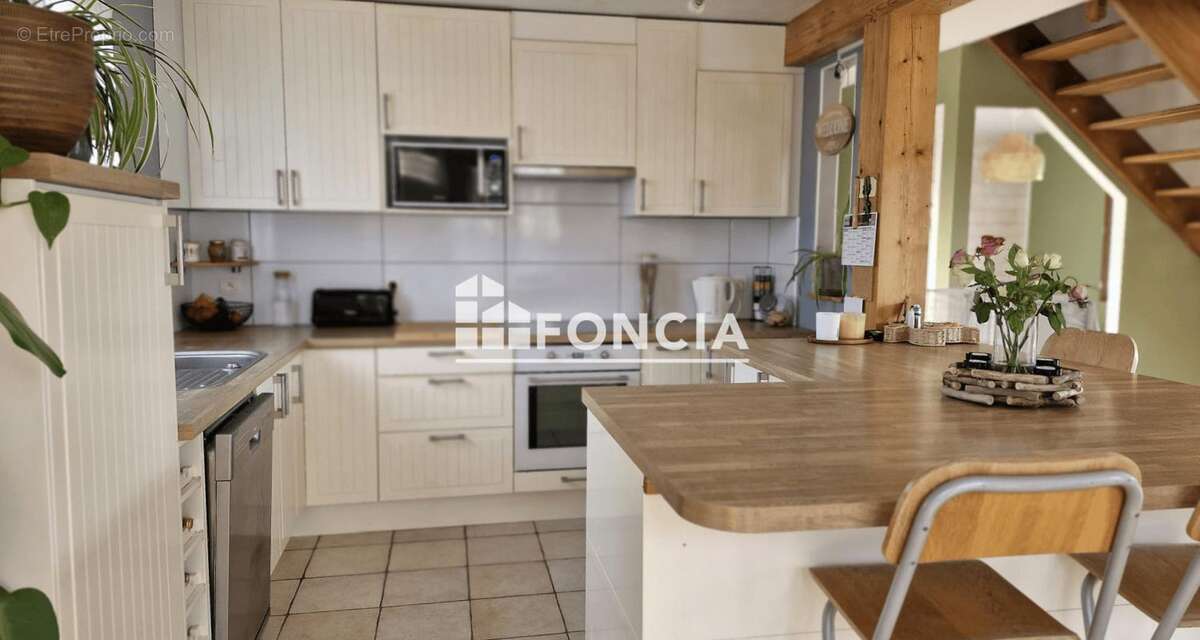 Maison à JOUE-L'ABBE