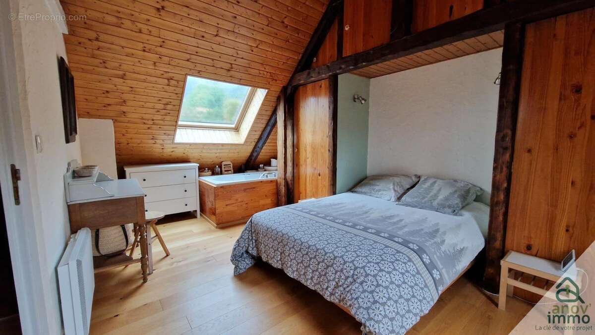 Maison à SAINT-MURY-MONTEYMOND