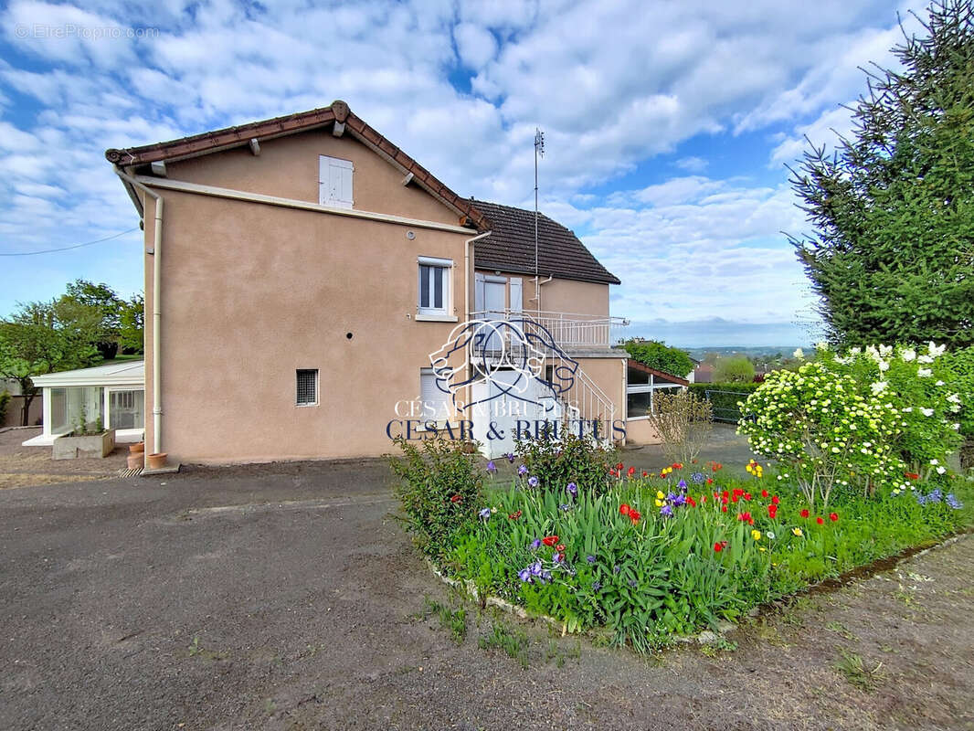 Maison 199 m² à Marcigny  - photo 2